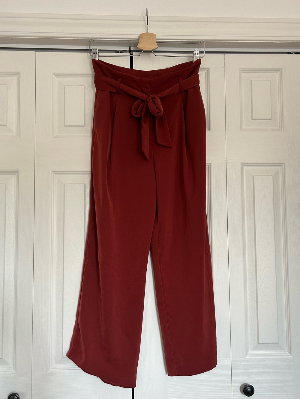 Dynamite Cropped Tie Waist Wide Leg Culottes / Capri Pants